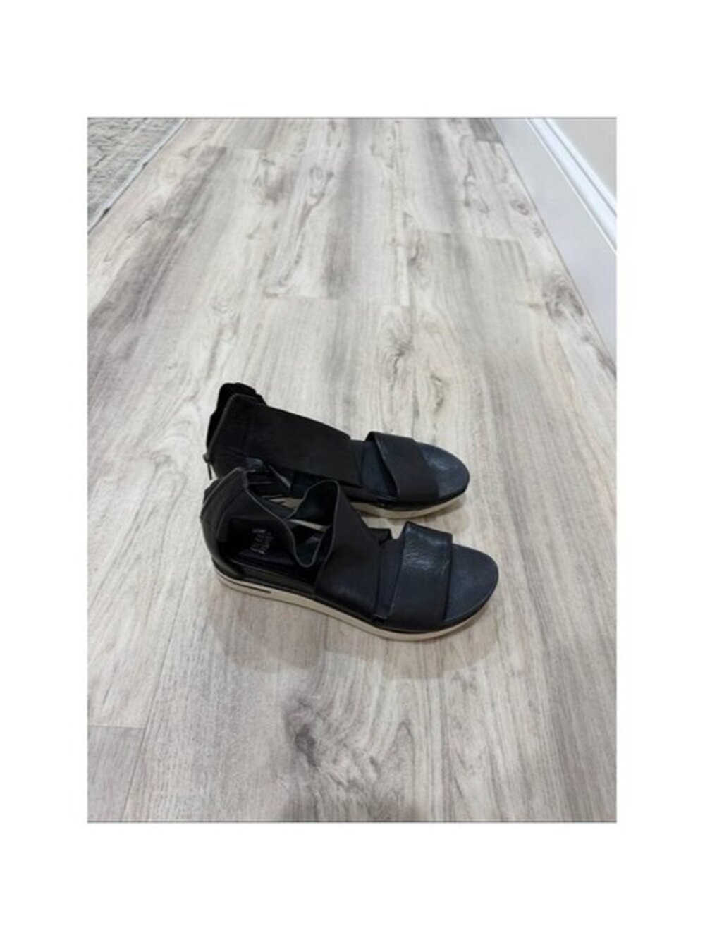 Eileen Fisher Black Elastic Strap Platform Sandals size 7